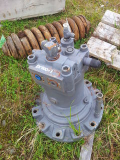 HITACHI EX700-1BE SLEW MOTOR