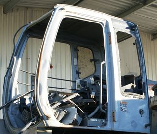 HITACHI SERIES 5 CABIN